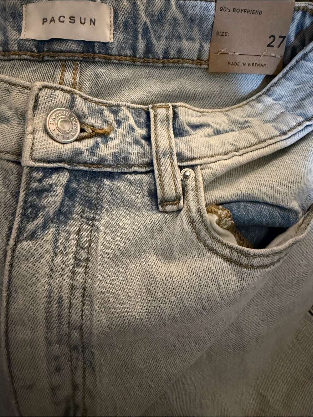 PacSun Light Wash 90's Boyfriend Jeans